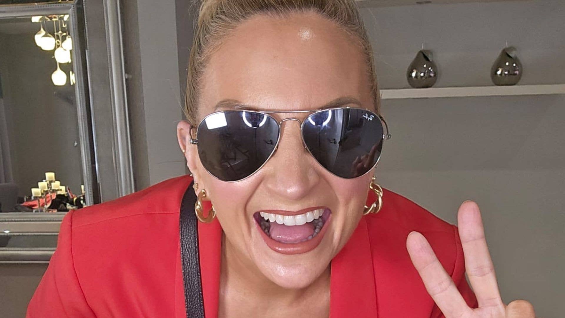 'Stop hiding away' — the viral 49-year-old ex-pop star with genius style hacks every woman over 40 needs to see — Daily Insight