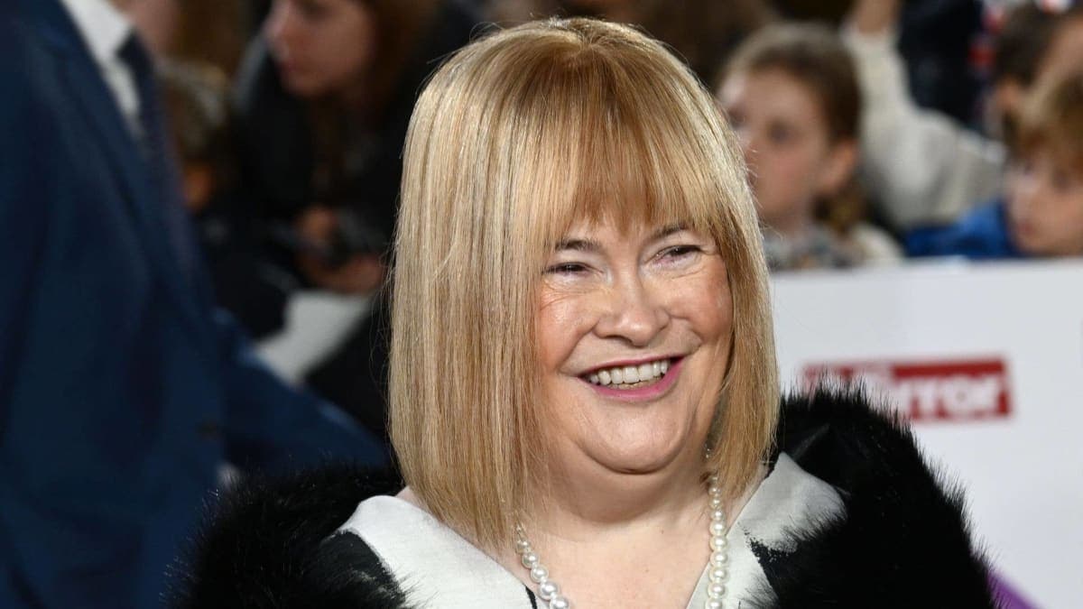 Susan Boyle Is Unrecognisable In Fur Coat And Shades As She Drops 'New Era' Bombshell — Daily Insight