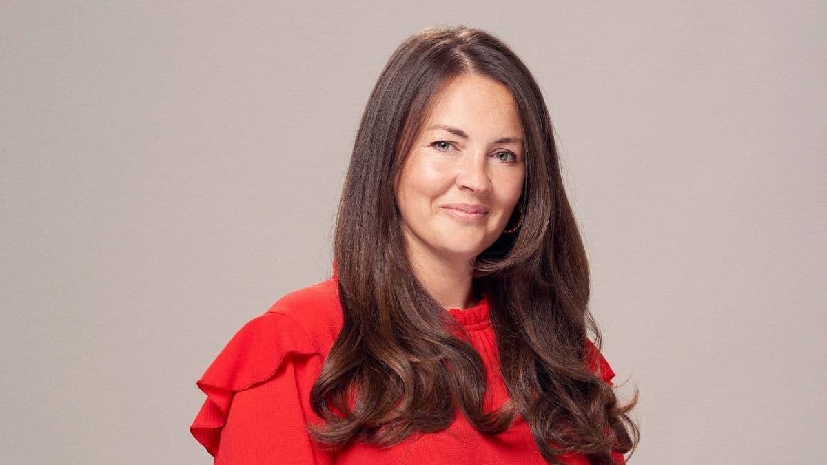 eastenders star lacey turner signs up for strictly come dancing after years of t