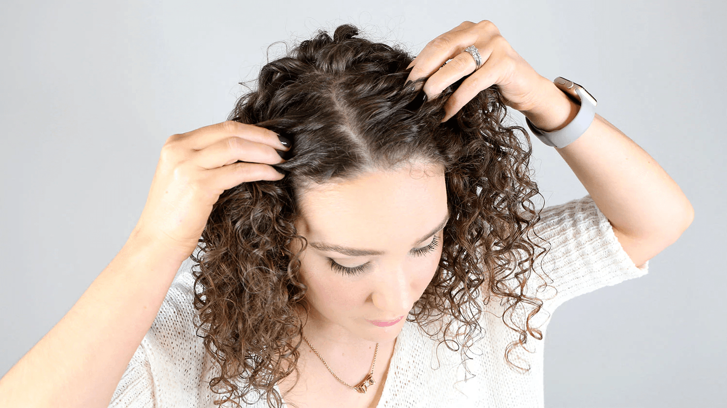Why Is Your Scalp So Sensitive? The Science Behind Itching, Tightness and Hair Woes Explained — Daily Insight