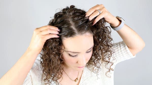 Why Is Your Scalp So Sensitive? The Science Behind Itching, Tightness and Hair Woes Explained — Daily Insight