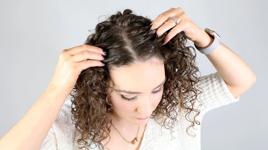 Why Is Your Scalp So Sensitive? The Science Behind Itching, Tightness and Hair Woes Explained — Daily Insight