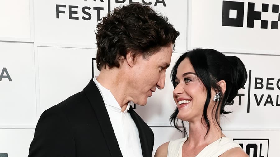 Katy Perry Calls Trudeau 'Love of My Life' on France Holiday